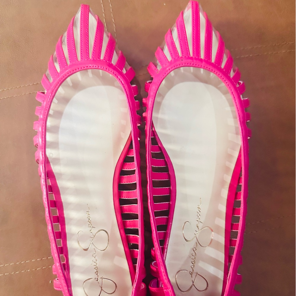NEVER WORN/NEW Jessica Simpson, size 9, pink, pointy toe shoes.